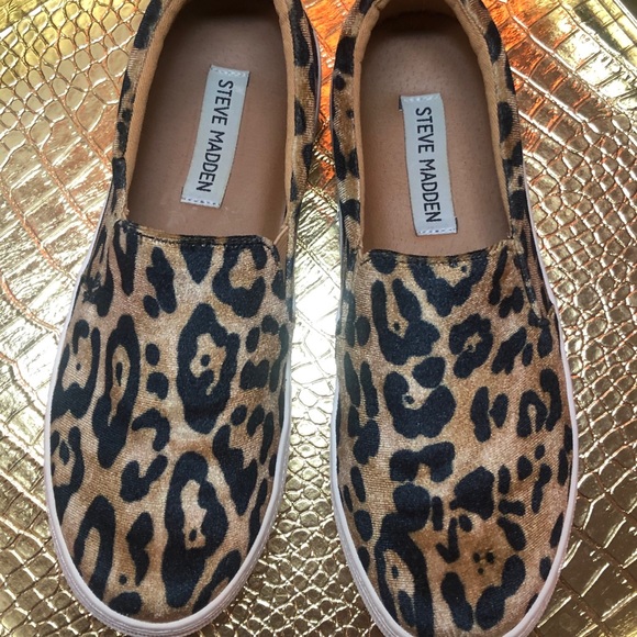 Steve Madden Shoes - Sz 6 Faux fur Steve Madden Gills Leopard Flats